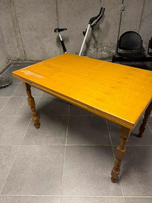 Houten tafel in goede staat, Huis en Inrichting, Tafels | Eettafels, Ophalen