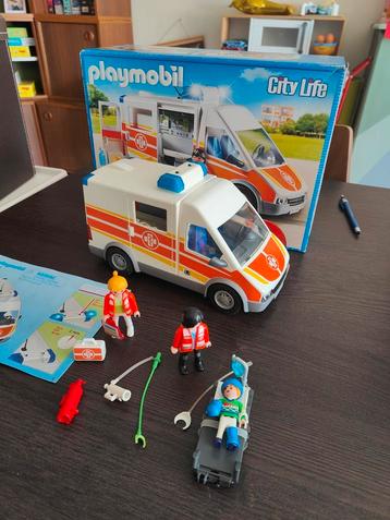 Playmobil city life ziekenwagen 6685 beschikbaar voor biedingen