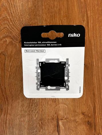 Niko kruisschakelaar 10A - matt black beschikbaar voor biedingen