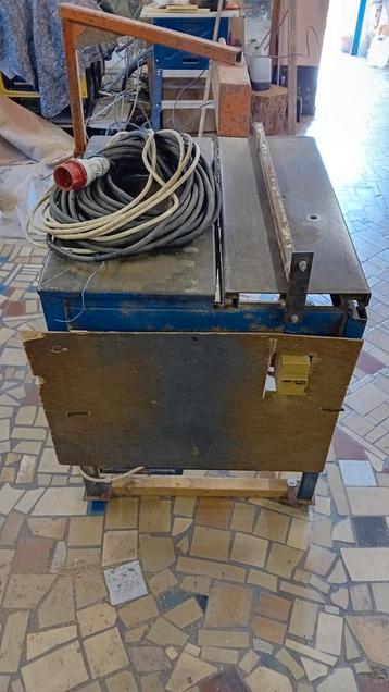Sterk houtzaag machine  beschikbaar voor biedingen