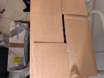 Lot de DVD et k7 vidéo a donner  beschikbaar voor biedingen