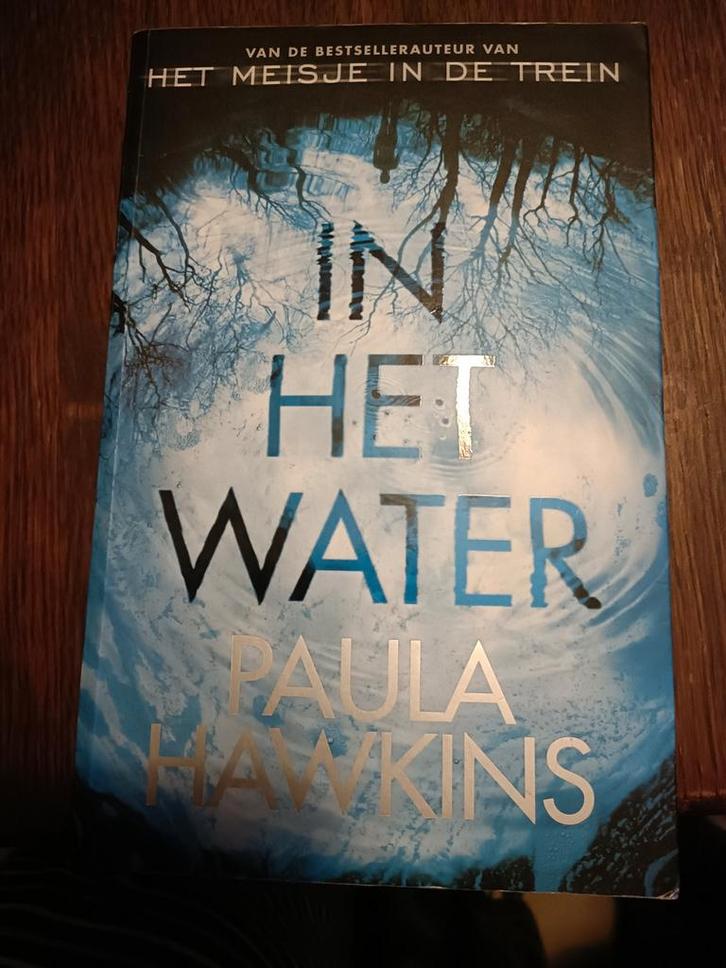 Paula Hawkins - In het water, Boeken, Thrillers, Zo goed als nieuw, Ophalen of Verzenden