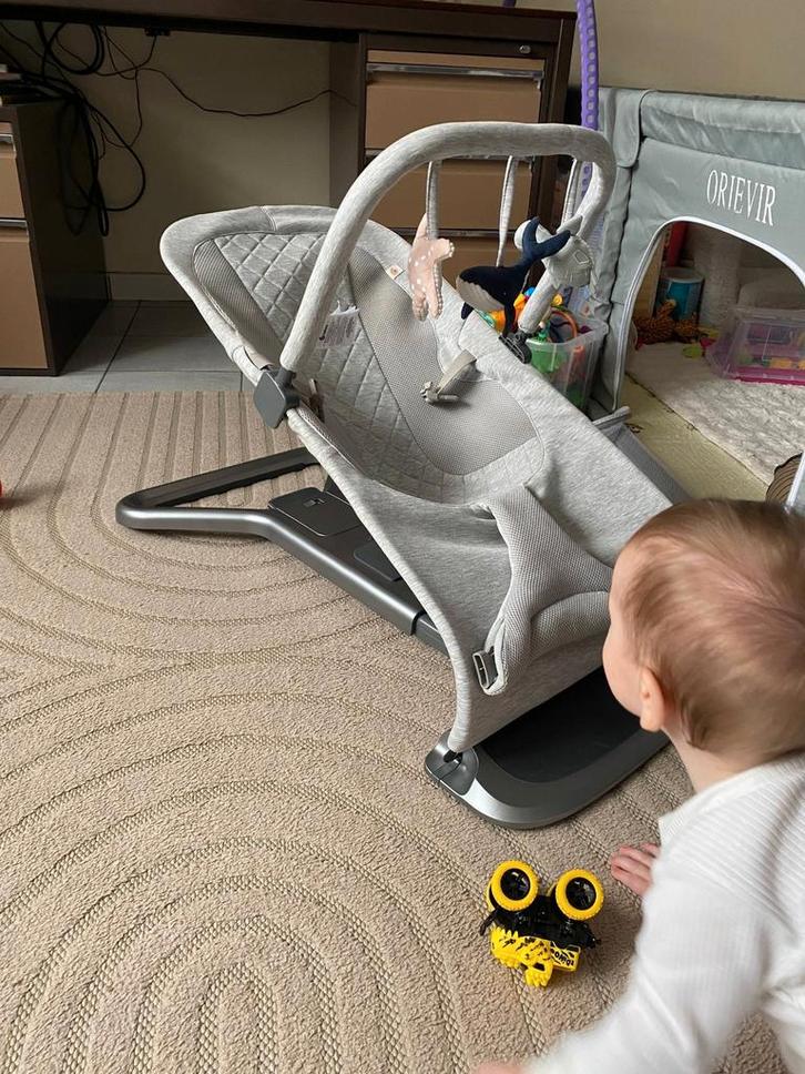 ERGObaby wipstoel / schommelstoeltje plus speelboog, Kinderen en Baby's, Wipstoeltjes, Zo goed als nieuw, Ophalen