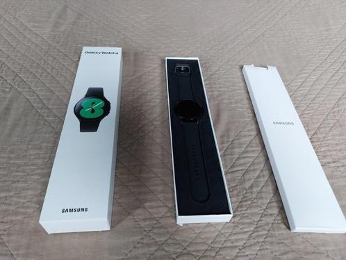 Samsung Galaxy Watch4 Zwart 40mm NIEUW incl garantie, Handtassen en Accessoires, Smartwatches, Nieuw, Android, Zwart, Afstand