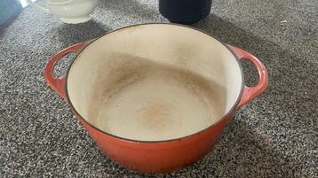 gietijzeren kookpotten, beide 24 cm bovenkant beschikbaar voor biedingen