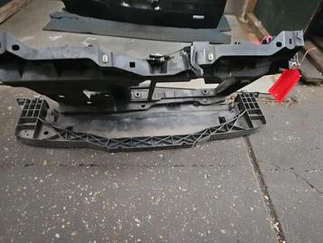 Frontpaneel van een Peugeot 207 beschikbaar voor biedingen