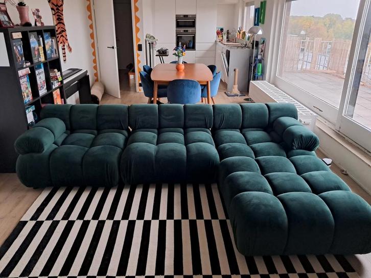 Designbank van groen fluweel, Huis en Inrichting, Zetels | Zetels, Gebruikt, Hoekbank, Vierpersoons of meer, 250 tot 300 cm, 150 cm of meer