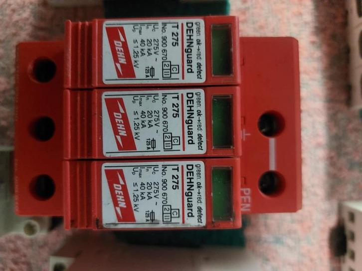 overspanningsbeveiliging 3-fasig, Doe-het-zelf en Bouw, Elektriciteit en Kabels, Zo goed als nieuw, Ophalen of Verzenden
