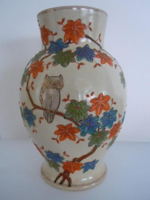 Baluster vaas Japan - tekening van uil tussen bladeren, Antiek en Kunst, Antiek | Vazen, Ophalen of Verzenden