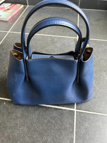 Handtas blauw beschikbaar voor biedingen