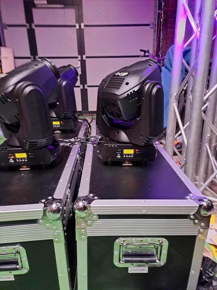 4  Movingheads Cyclone 80 met flightcase, Muziek en Instrumenten, Licht en Laser, Zo goed als nieuw, Licht, Geluidgestuurd, Kleur