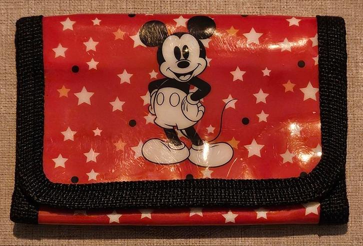 Portefeuille Mickey Mouse
C'est un Mickey Mouse, Collections, Disney, Comme neuf, Mickey Mouse, Enlèvement ou Envoi