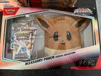 Pokemon prismatic evolutions eevee pouch, Hobby en Vrije tijd, Ophalen of Verzenden, Nieuw