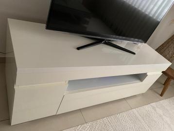 Meuble tv blanc laqué beschikbaar voor biedingen
