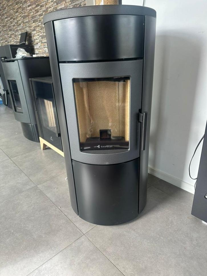 Pelletkachel ravelli showroom modellen., Huis en Inrichting, Kachels, Nieuw, Vrijstaand, Pelletkachel, Overige brandstoffen, Ophalen