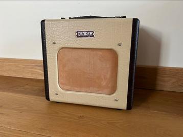 Fender Champion 600 met speaker upgrade  disponible aux enchères