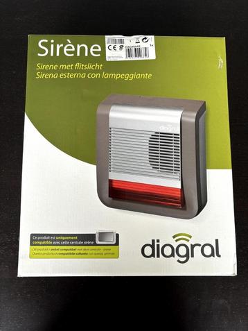 SIRENE EXTERIEURE DIAGRAL AVEC FLASH NEUVE DIAG50AAX disponible aux enchères