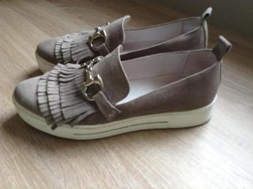 Loafers in nubuck beschikbaar voor biedingen