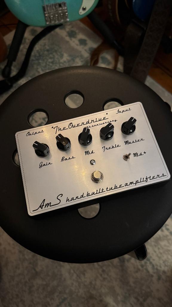 AmS Amplifiers The Overdrive 10th anniversary, Musique & Instruments, Effets, Comme neuf, Distortion, Overdrive ou Fuzz, Volume