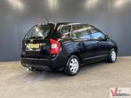 Kia Carens 2.0 CVVT X-tra | Airco | Trekhaak |, Auto's, Kia, Monovolume, Zwart, Bedrijf, Handgeschakeld