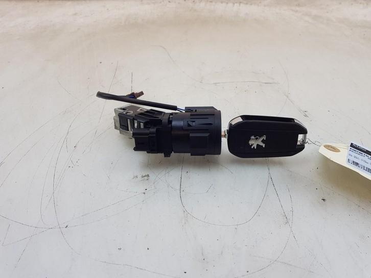 CONTACTSLOT + SLEUTEL Peugeot 208 I (CA / CC / CK / CL), Auto-onderdelen, Overige Auto-onderdelen, Peugeot, Gebruikt