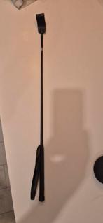 Paardrijzweepje, Ophalen