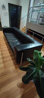 salon, Huis en Inrichting, Zetels | Zetels, Ophalen, 250 tot 300 cm, Gebruikt, Zwart lederen design zetel. Abstracte vormgeving. Inox afwerking