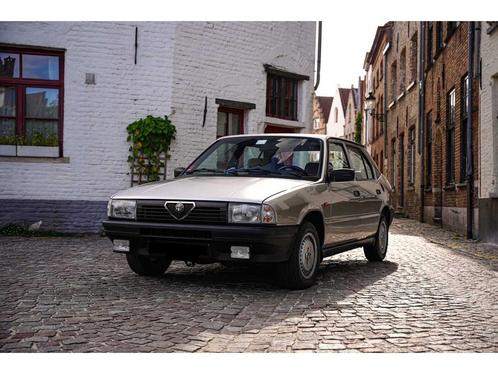 1987 Alfa romeo 33 Oldtimers, Auto's, Alfa Romeo, Bedrijf, Benzine, Overige carrosserie, Gebruikt