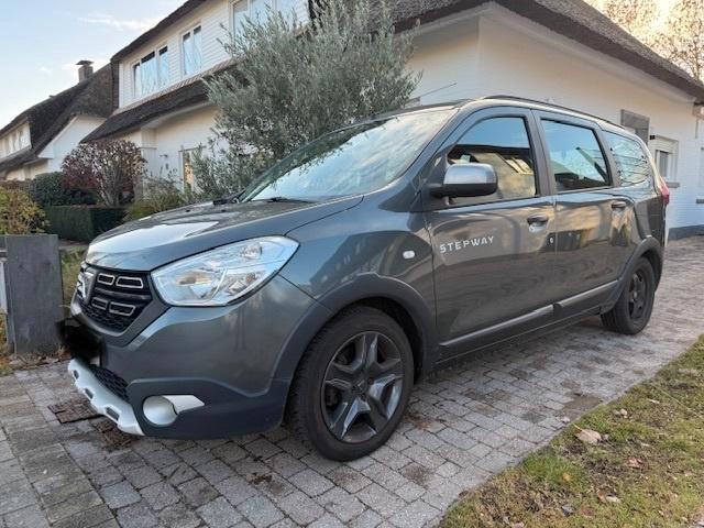 Dacia Lodgy Stepway 1.2 TCe Explorer 7pl + CAMÉRA + NAV, Auto's, Dacia, Bedrijf, Te koop, Lodgy, ABS, Benzine, Euro 6, Monovolume