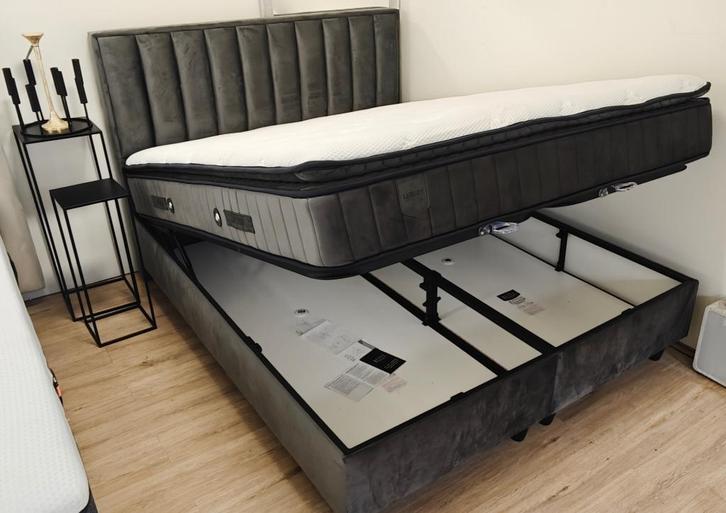 Lit CROWN, Maison & Meubles, Maison & Meubles | Autre, Neuf, Enlèvement