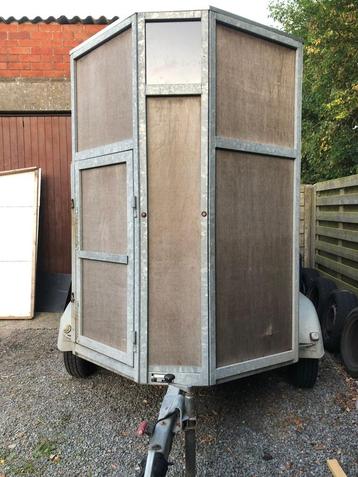 Veewagen / Paardentrailer beschikbaar voor biedingen