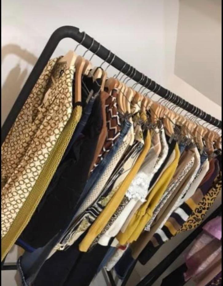 ZEER MOOIE PRACHTIGE MERKKLEDIJ IN NIEUWSTAAT, Kleding | Dames, Dames-kledingpakketten, Maat 36 (S), Ophalen