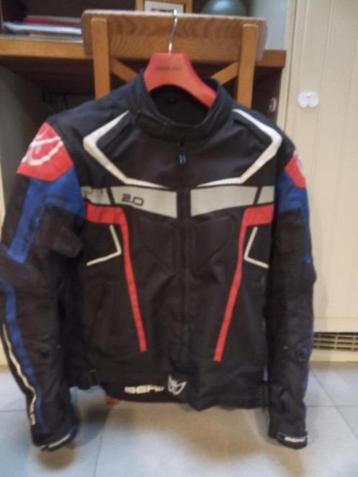 Motorvest maat l beschikbaar voor biedingen