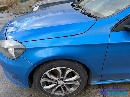 MERCEDES A KLASSE W176 blauw 162 links voorscherm 2012-2018, Auto-onderdelen, Carrosserie, Spatbord, Mercedes-Benz, Gebruikt, Ophalen of Verzenden