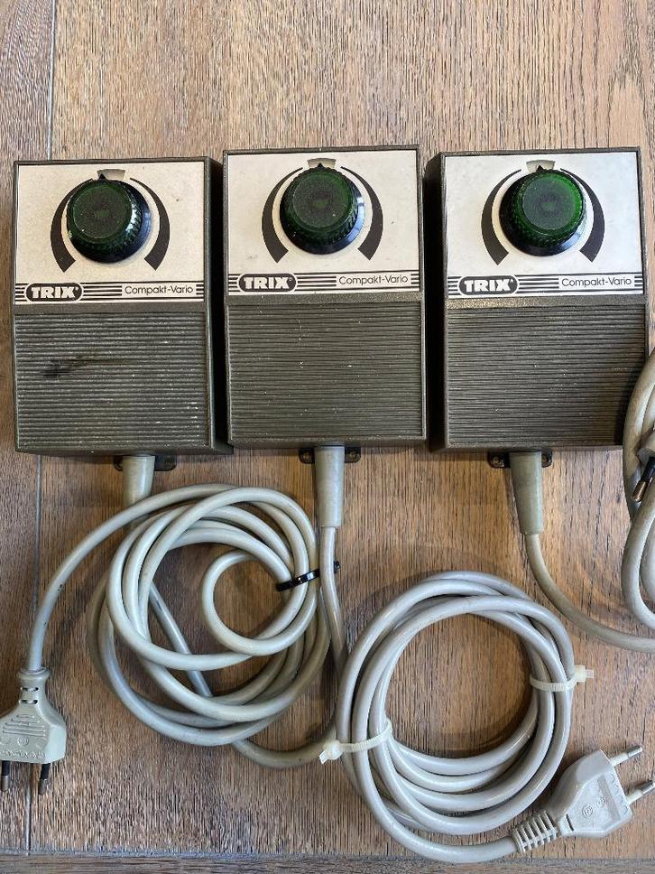 Trix transfos Compakt-Vario 12V DC/13,8V AC type 56-5550-00, Hobby en Vrije tijd, Modeltreinen | H0, Gebruikt, Transformator of Voeding