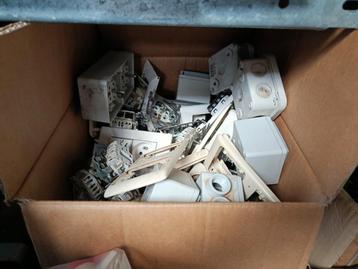 Niko stopcontacten en schakelaars inbouw en opbouw beschikbaar voor biedingen