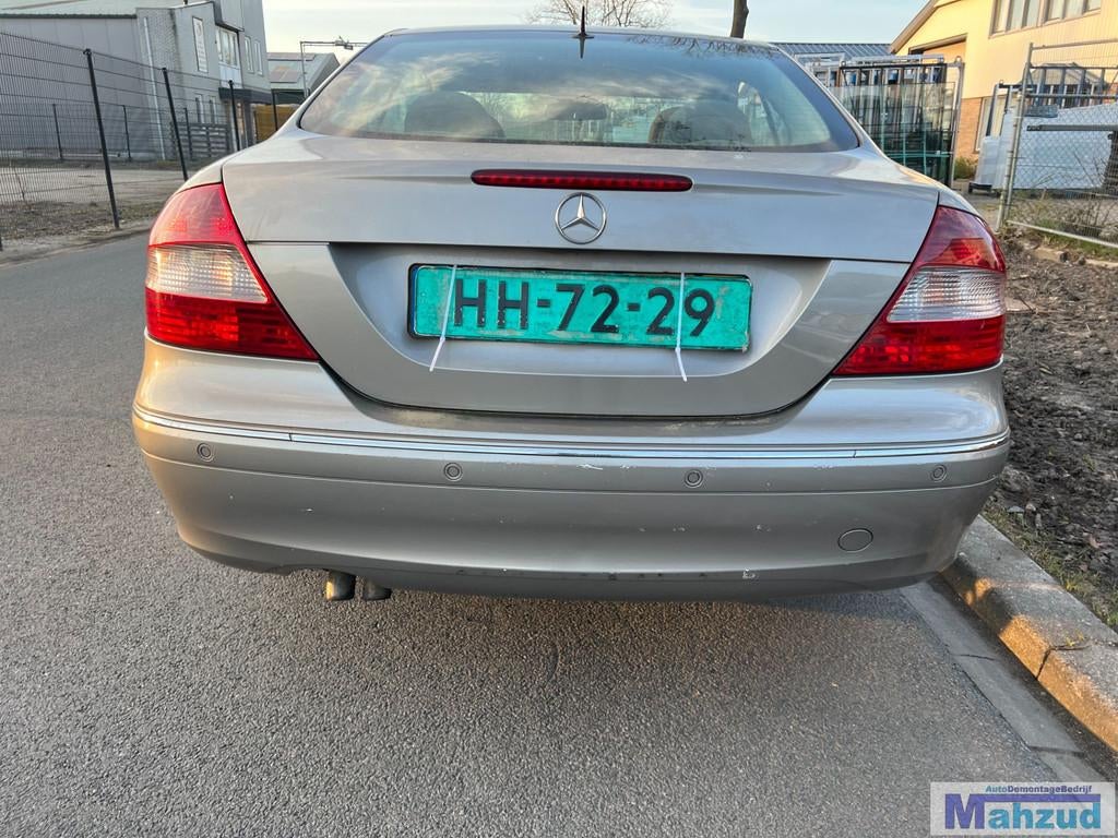 MERCEDES CLK W209 Bruin / brons C723 achterbumper 2002-2009, Gebruikt, Mercedes-Benz AG, Mercedes-Benz, Mercedesstrasse 120
70372  Stuttgart, DE