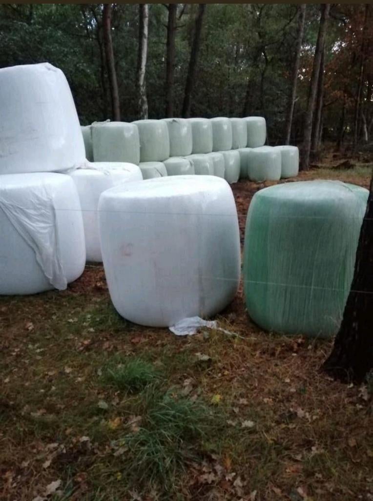 Mais bollen balen in plastiek, Ophalen