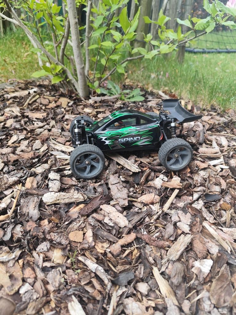 In goede staat. 120€ nieuwprijs. Komt met 2 batterijen, Hobby en Vrije tijd, Modelbouw | Radiografisch | Auto's, Ophalen of Verzenden