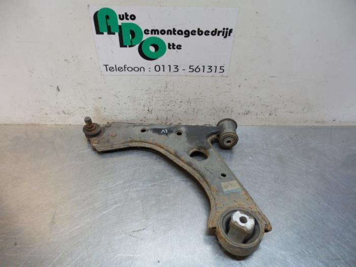 Bras de suspension avant gauche d'un Fiat Punto Grande, Autos : Pièces & Accessoires, Suspension & Châssis, Fiat, Utilisé, 3 mois de garantie