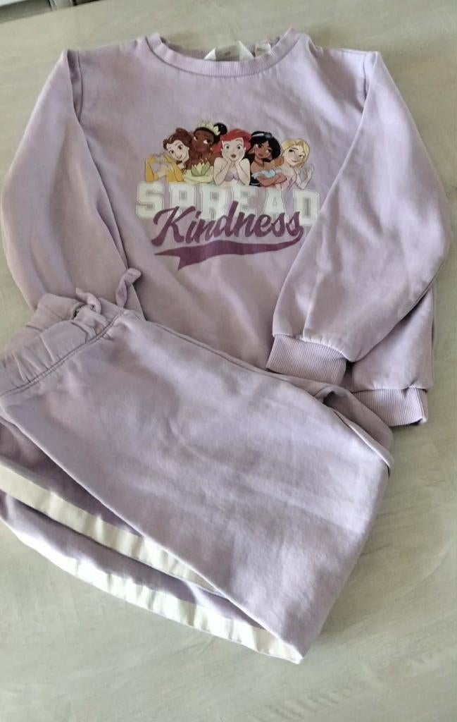 ensemble de jogging H & M taille 134/ensemble lilas, Enfants & Bébés, Vêtements enfant | Taille 134, Enlèvement ou Envoi, Ensemble