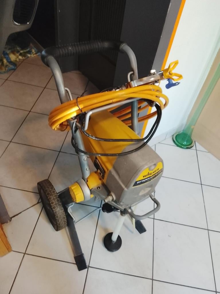 Airless wagner  fonctionne parfaitement utilisé 1fois comme, Bricolage & Construction, Matériel de peinture, Enlèvement