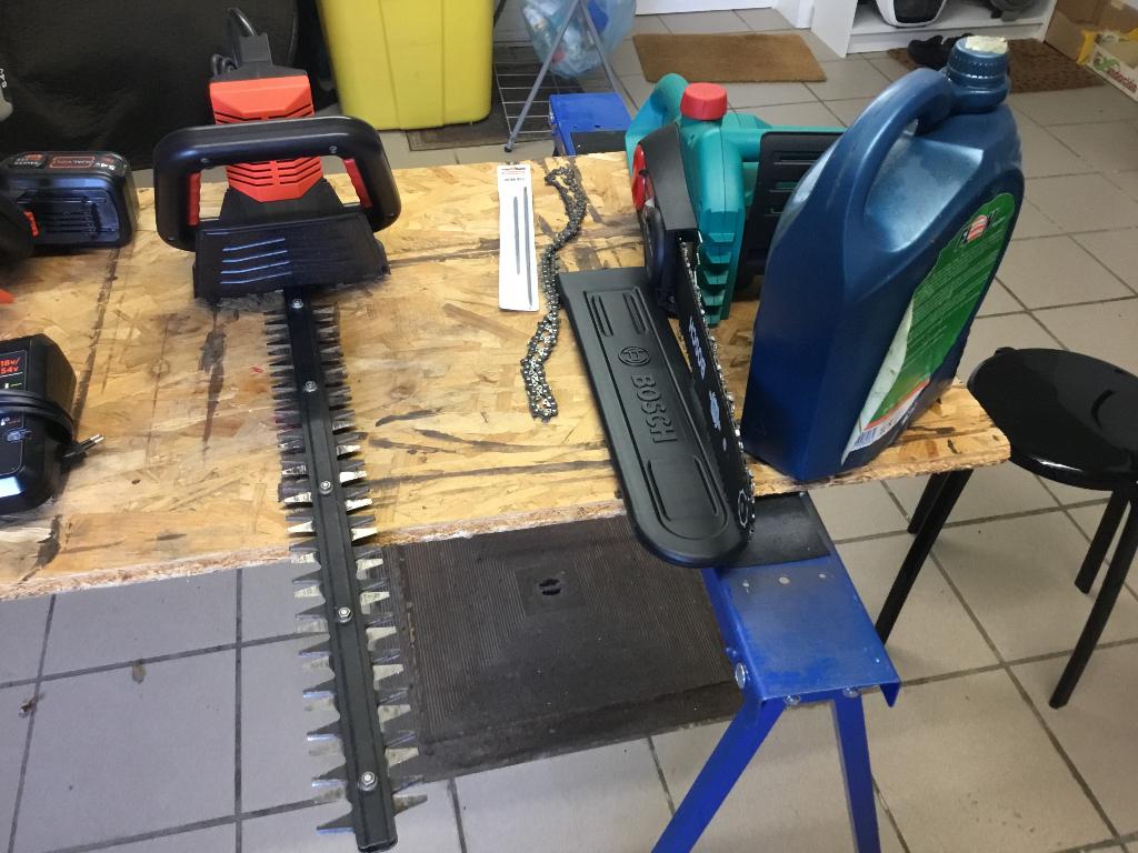 Lot de 4 machines pour le jardin, Enlèvement, Utilisé, Autres types, Bosh