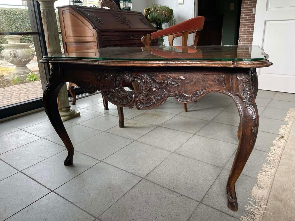 Luikse grote salontafel, mooi steekwerk., Ophalen