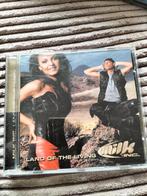 CD Milk Inc avec le tube Walk on Water et d'autres chansons, Envoi