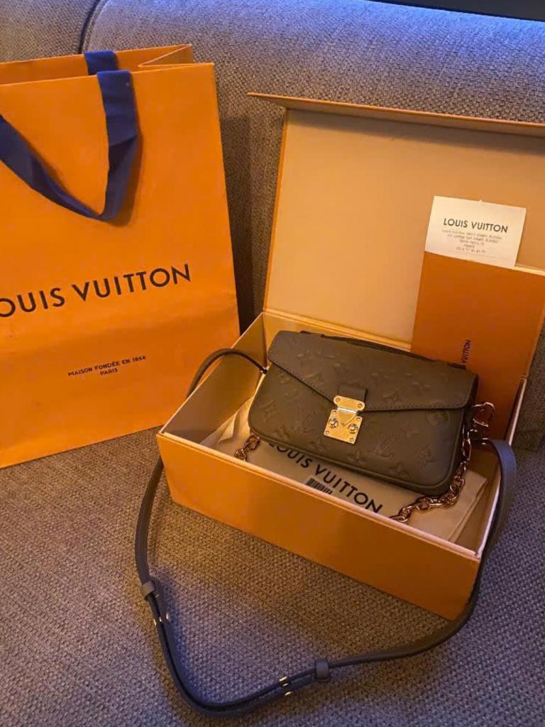 Louis Vuitton Tas Handtas pochette metis east west smoke, Enlèvement ou Envoi, Neuf, Beige, Sac à main