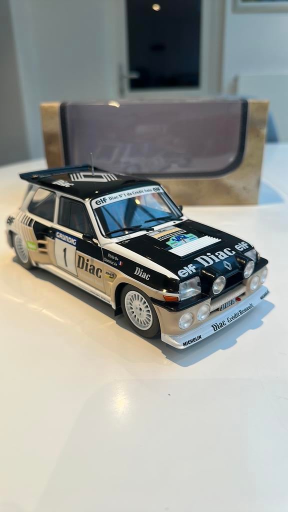 RENAULT 5 MAXI TURBO 1/18 Ixo met doos, Ophalen of Verzenden, Nieuw, Auto, Overige merken