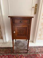 Antiek houten nachtkastje, Ophalen