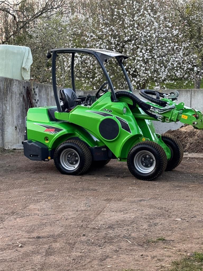 Multifunctionele kniklader met operator, Ophalen