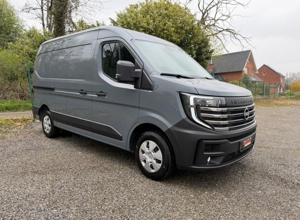 Nissan Interstar 2.0 // L2 H2 // 136 Pk // Carplay // Camera, Auto's, Voorwielaandrijving, Stof, 5 deurs, Zilver of Grijs